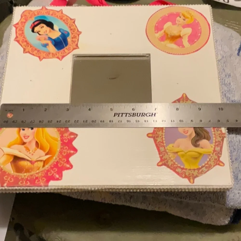 Arts and Crafts Show White Mirror with 4 of the Disney Princesses, NWT